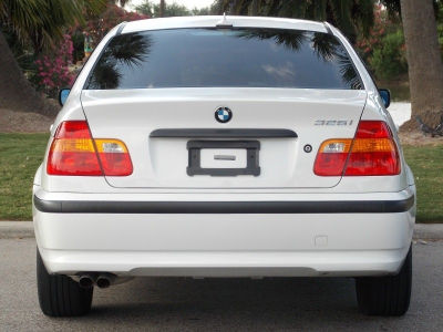 2005 BMW 325  i