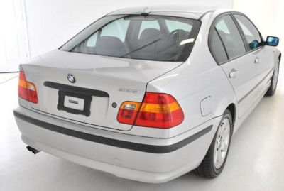 2005 BMW 325  i