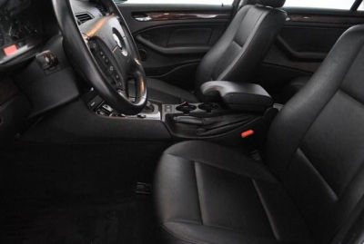 2005 BMW 325  i