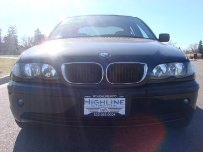 2002 BMW 325  xi