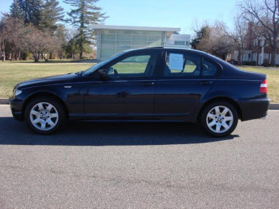 2002 BMW 325  xi