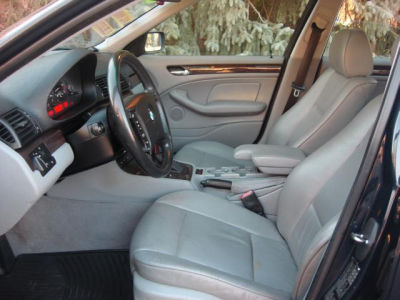 2002 BMW 325  xi