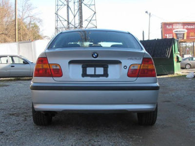 2003 BMW 325  i