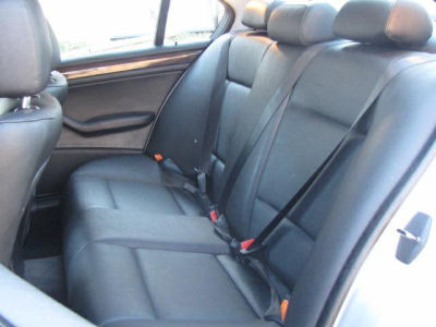 2003 BMW 325  i