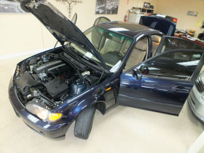 2003 BMW 325  i