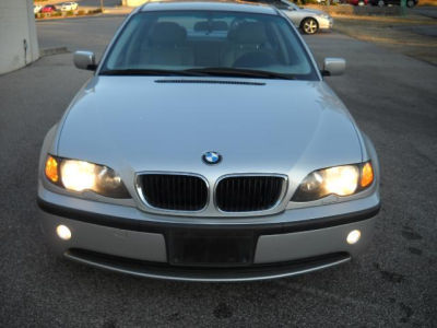 2002 BMW 325  i