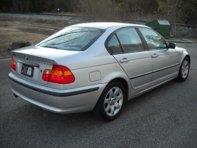 2002 BMW 325  i