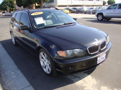 2003 BMW 325  iT