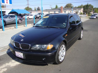 2003 BMW 325  iT