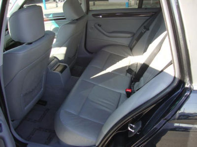 2003 BMW 325  iT