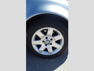 2004 BMW 325 i