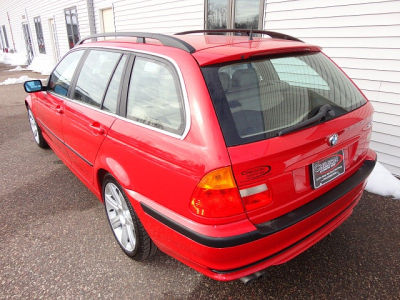2002 BMW 325 iT