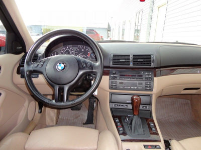 2002 BMW 325 iT