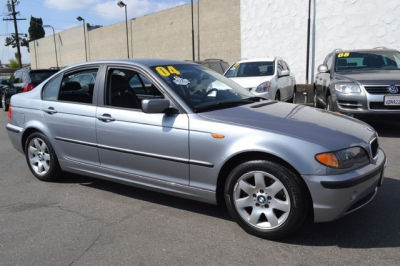 2004 BMW 325  i