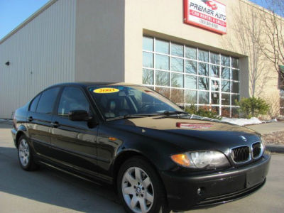 2003 BMW 325  xi