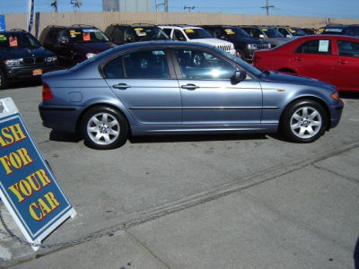 2003 BMW 325  i