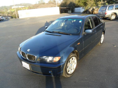 2004 BMW 325  xi