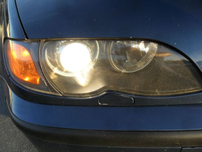 2004 BMW 325  xi