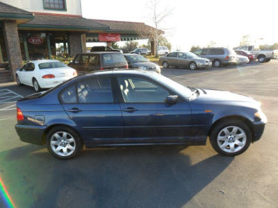 2004 BMW 325  xi