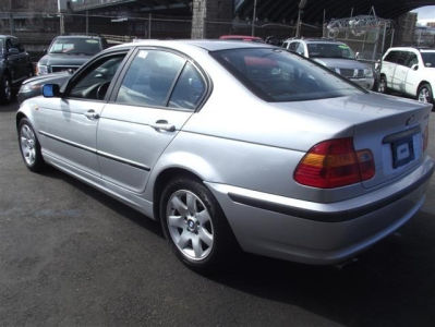2004 BMW 325 i