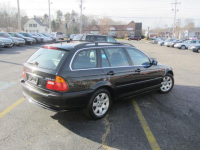 2003 BMW 325 xiT