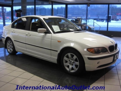 2003 BMW 325  i