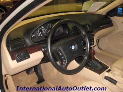2003 BMW 325  i