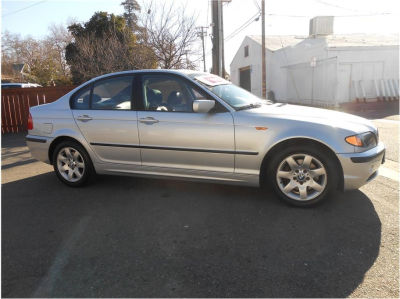 2003 BMW 325  i