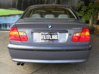 2003 BMW 325  i
