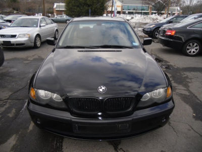 2005 BMW 325  xi