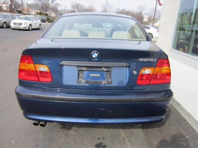 2003 BMW 325  i