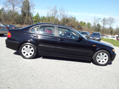 2004 BMW 325  i