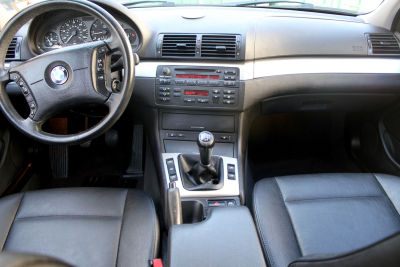 2004 BMW 325 i