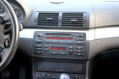2004 BMW 325 i