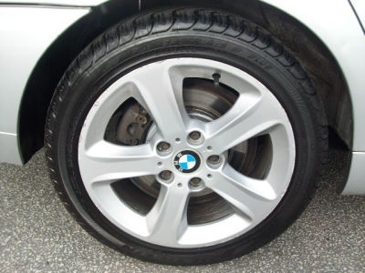 2004 BMW 325  xiT