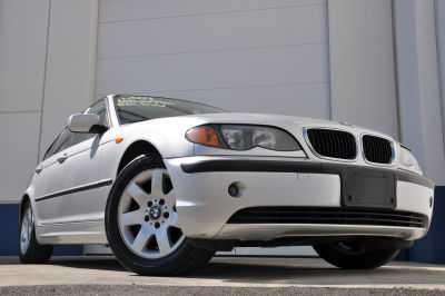 2004 BMW 325  i