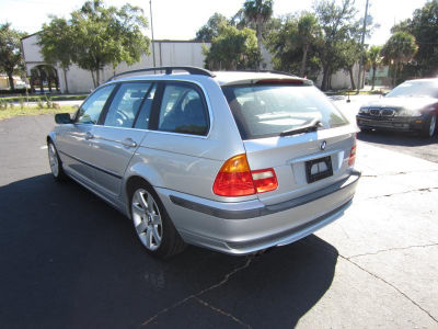 2001 BMW 325 i