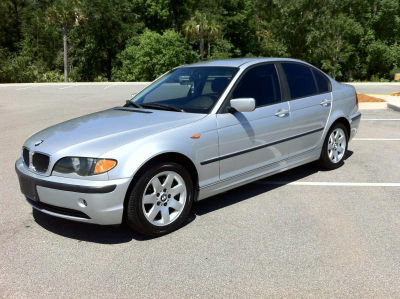 2003 BMW 325  i