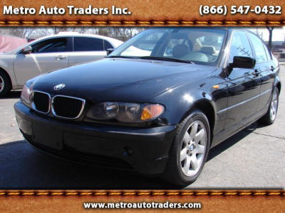 2003 BMW 325  xi