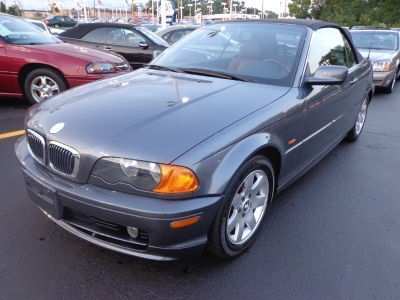 2001 BMW 325  Ci