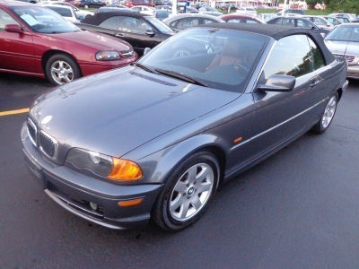 2001 BMW 325  Ci