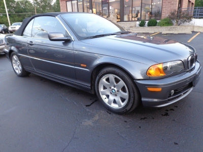 2001 BMW 325  Ci
