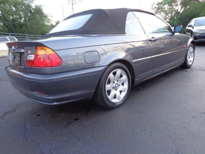 2001 BMW 325  Ci