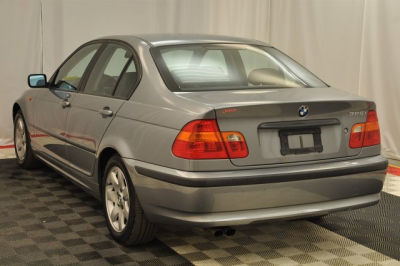 2004 BMW 325 i