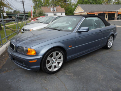 2001 BMW 325  Ci