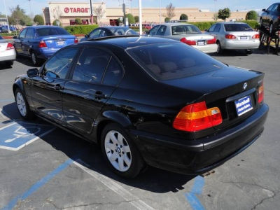 2003 BMW 325  i