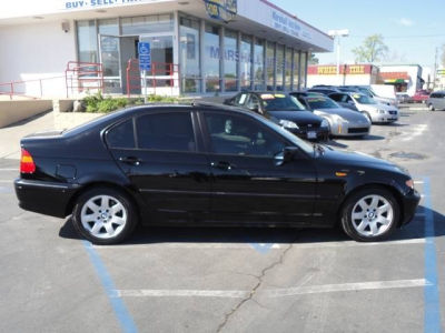 2003 BMW 325  i