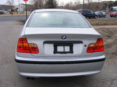 2003 BMW 325 i