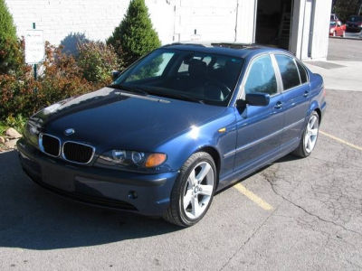2004 BMW 325  i