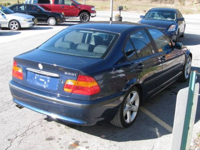 2004 BMW 325  i